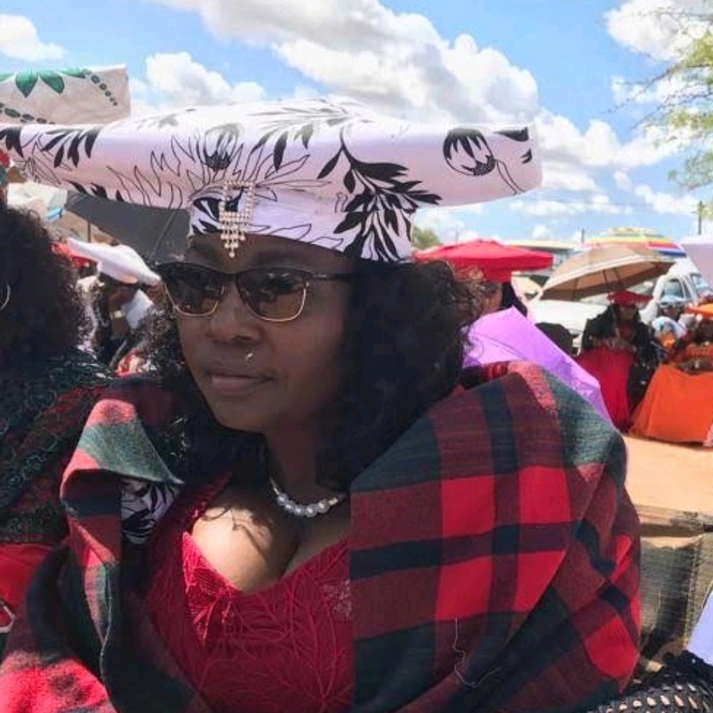 Meet your Posher, Kay